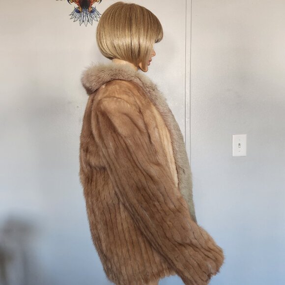 #699 Medium mink/fox fur jacket - Picture 4 of 4